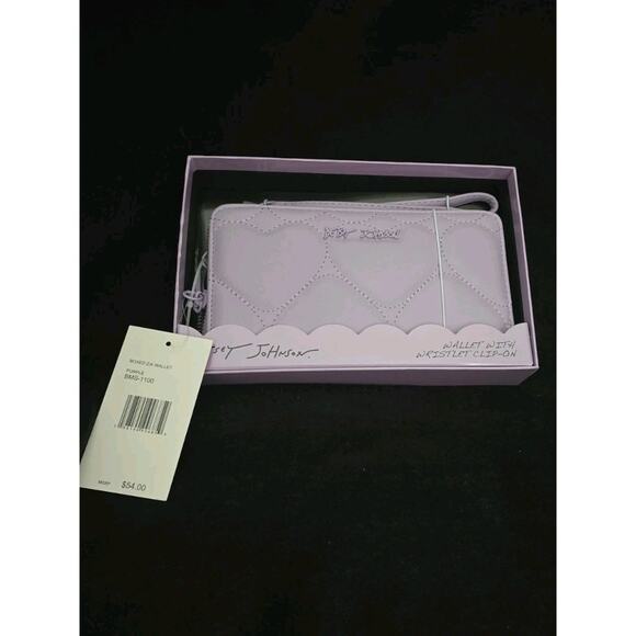 BETSEY JOHNSON PURPLE QUILTED HEART ZIP AROUND WALLET/WITH WRISTLET CLIP ON NIB - Picture 5 of 5